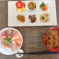 海鮮丼と常備菜|エミ✨さん