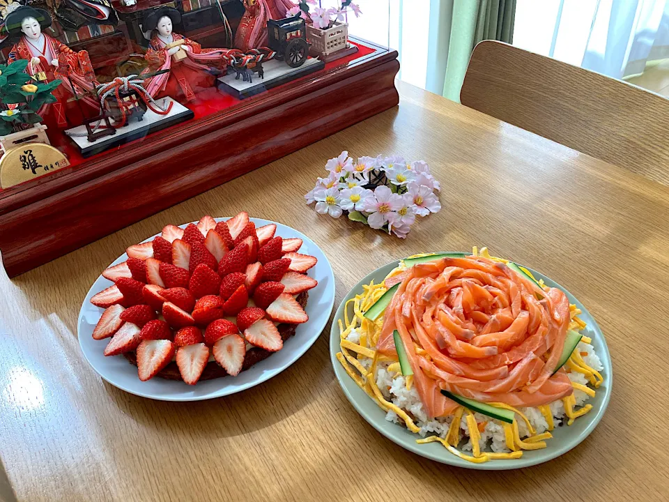 ＊ひな祭り🎎お花ちらし寿司＆苺のタルト風ケーキ🎂＊|＊抹茶＊さん
