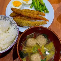 ししゃもフライ、塩味玉、アスパラ、肉団子スープの夜ご飯。お雛様感ゼロでごめんね！|りえはるさん