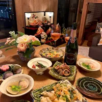 お雛様　ちらし寿司　桜エビと菜の花とウドのかき揚げ　穴子の天ぷら　里芋とイカの煮物　タコのネギ和え　蛤のお吸い物　| izunさん