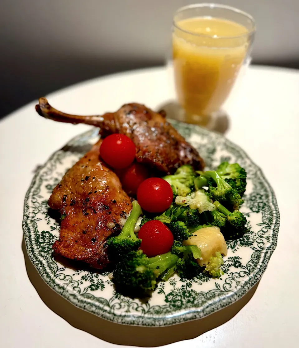 Confit of Duck with Cheese Broccoli Sweet
Cherry Tomatoes|Zhen Zhenさん
