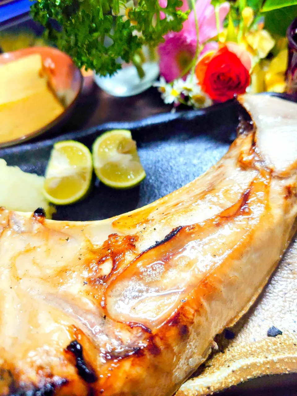脂ののった南まぐろのかまの塩焼き|橘葵さん