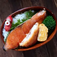 漢の…自分用🍱定番のシャケ弁当|ᵏᵒᵘさん