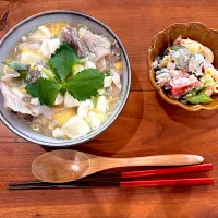 お昼ご飯(豚肉と豆腐のあんかけ丼、マカロニサラダ)|cocomikaさん