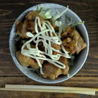 簡単唐揚げ丼|おいはる(矢尾春香)さん