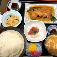 カレイの煮付け定食|じょんさん