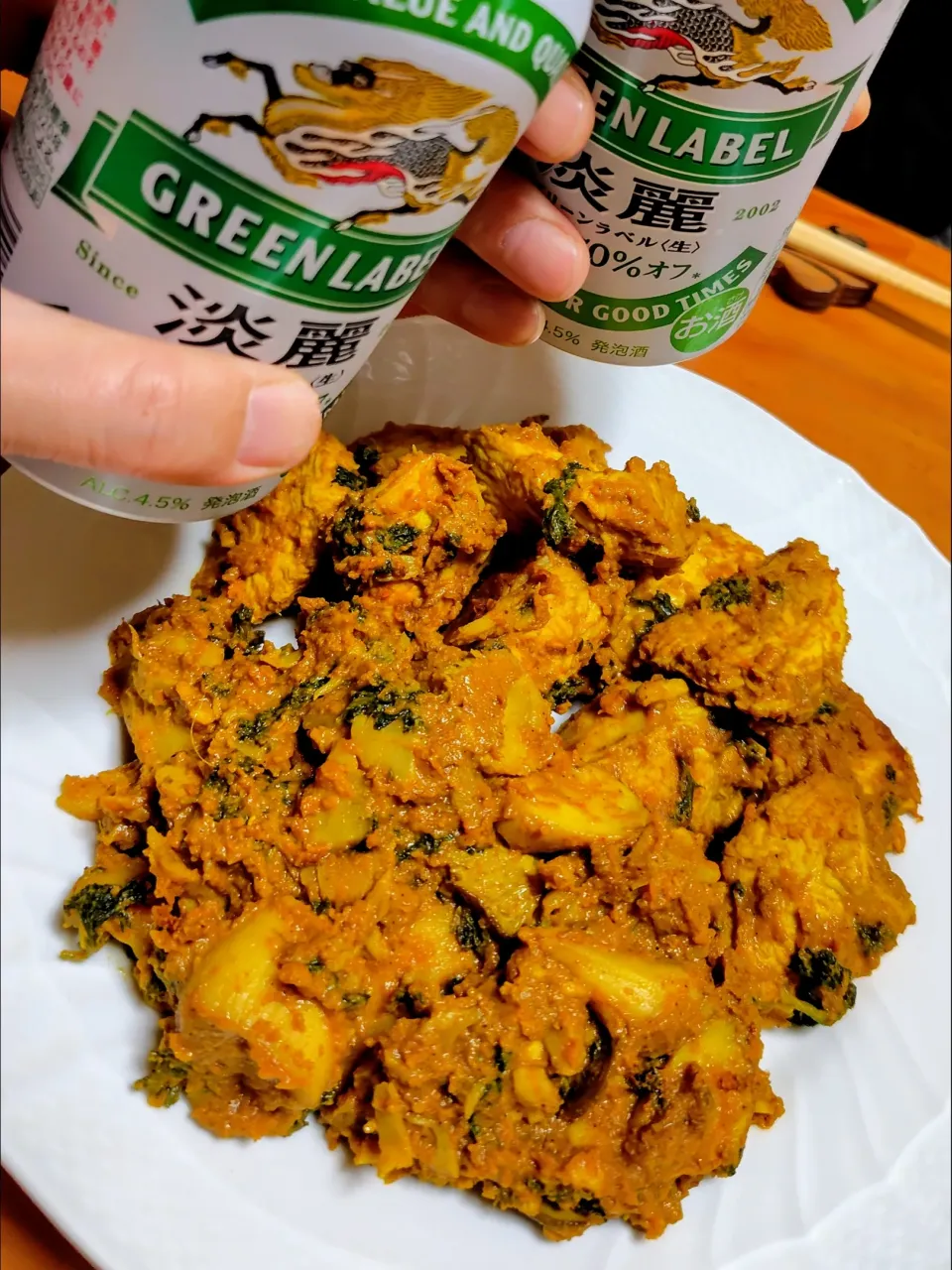 タンドリーチキンっぽいものを目指したはずがカレー炒めになった鶏むね肉＆きのこたち|Txあき嫁さん