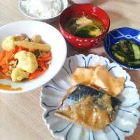 さばの味噌煮、ミックス野菜の炒めもの、きゅうりの浅漬け|ちゃいさん