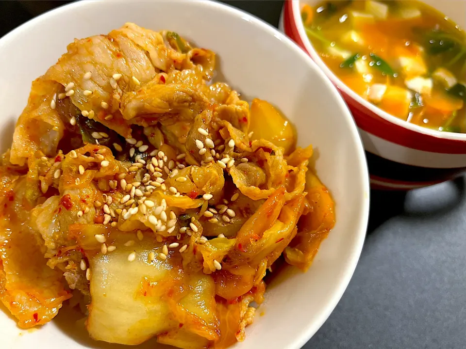 豚キムチ丼|茶茶茶さん