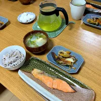 ＊立派な焼き鮭の夕飯🐟＊|＊抹茶＊さん