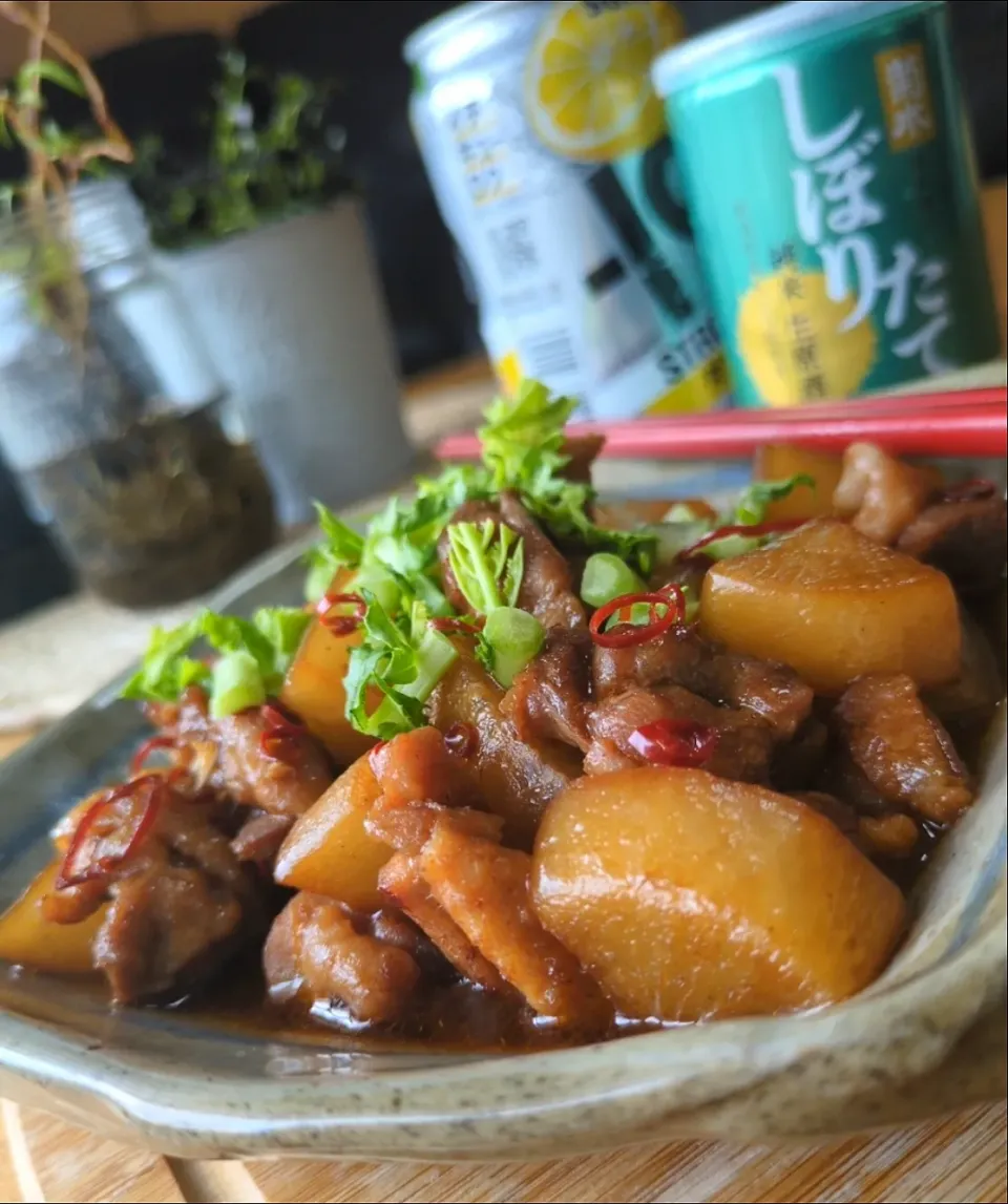 親鶏と大根のｵｲｽﾀｰｿｰｽ煮|まりおさん