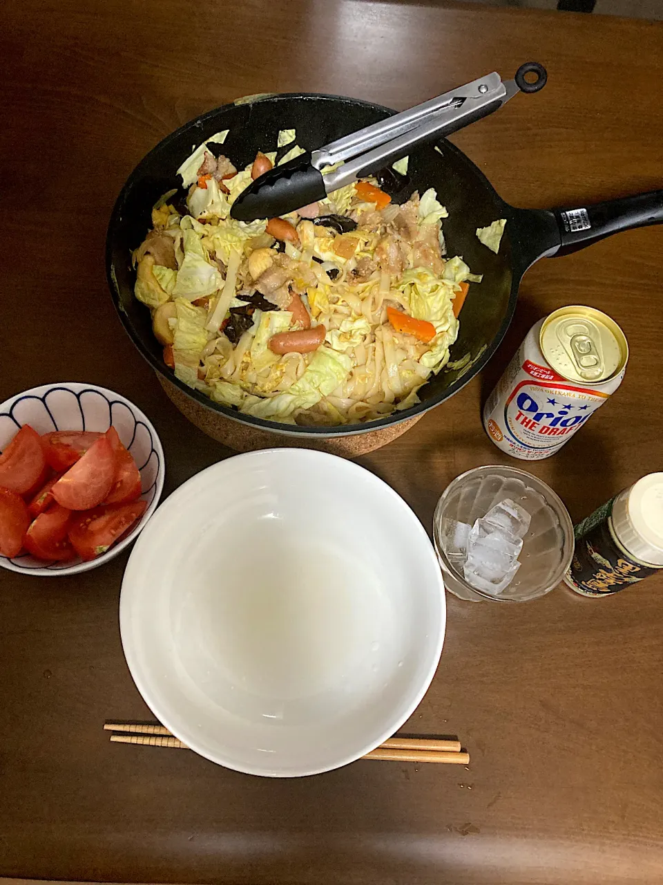 キクラゲ入り木須肉風麩&きしめんチャンプルーとオリオンビールと黒霧島（ホントは泡盛が欲しかったんですが、コンビニにありませんでした）でおひとり様沖縄宴会　卵消費メニュー第３弾　これで卵を使い切り、卵の呪縛から解放されます。|なびさん
