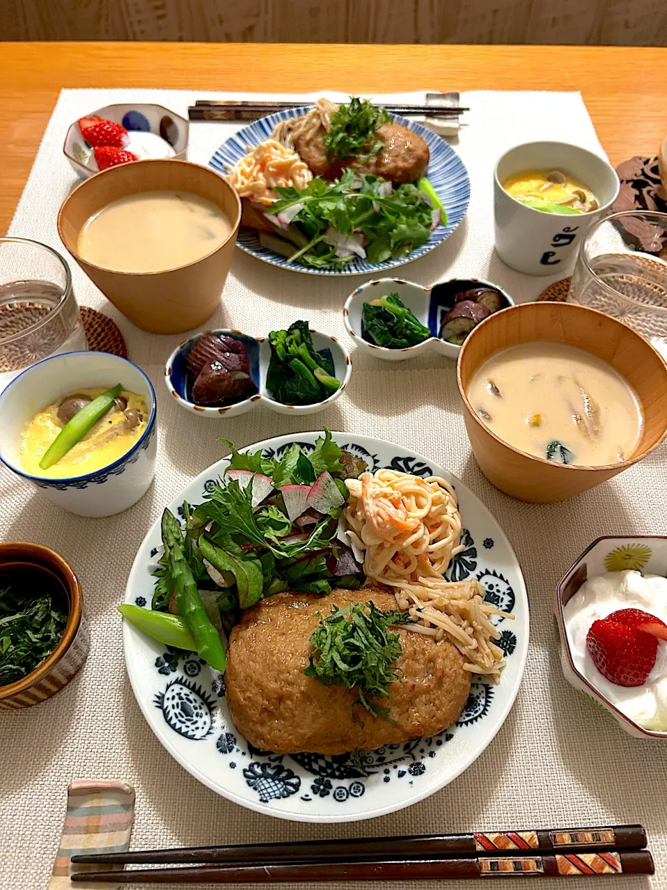 FitDishさんの和風ハンバーグと明太子のスパゲッティサラダを使って晩ごはん|むぎこさん