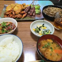 蓮根はさみ揚げ・揚げ物・イカと大根の煮物・春雨サラダ・ゴボウの煮物・ご飯・味噌汁🌺|chiyukiさん