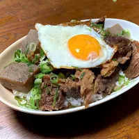 ぼっかけ丼| はっちぃさん