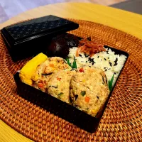 具沢山の豆腐バーグとどんこ弁当✴︎|あやみんさん