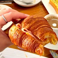 ᴄʀᴏɪssᴀɴᴛ ғᴏʀ ʙʀᴇᴀᴋғᴀsᴛ 🥐☕️😋 @Toast Bread|Jænnè JannèmaEEさん