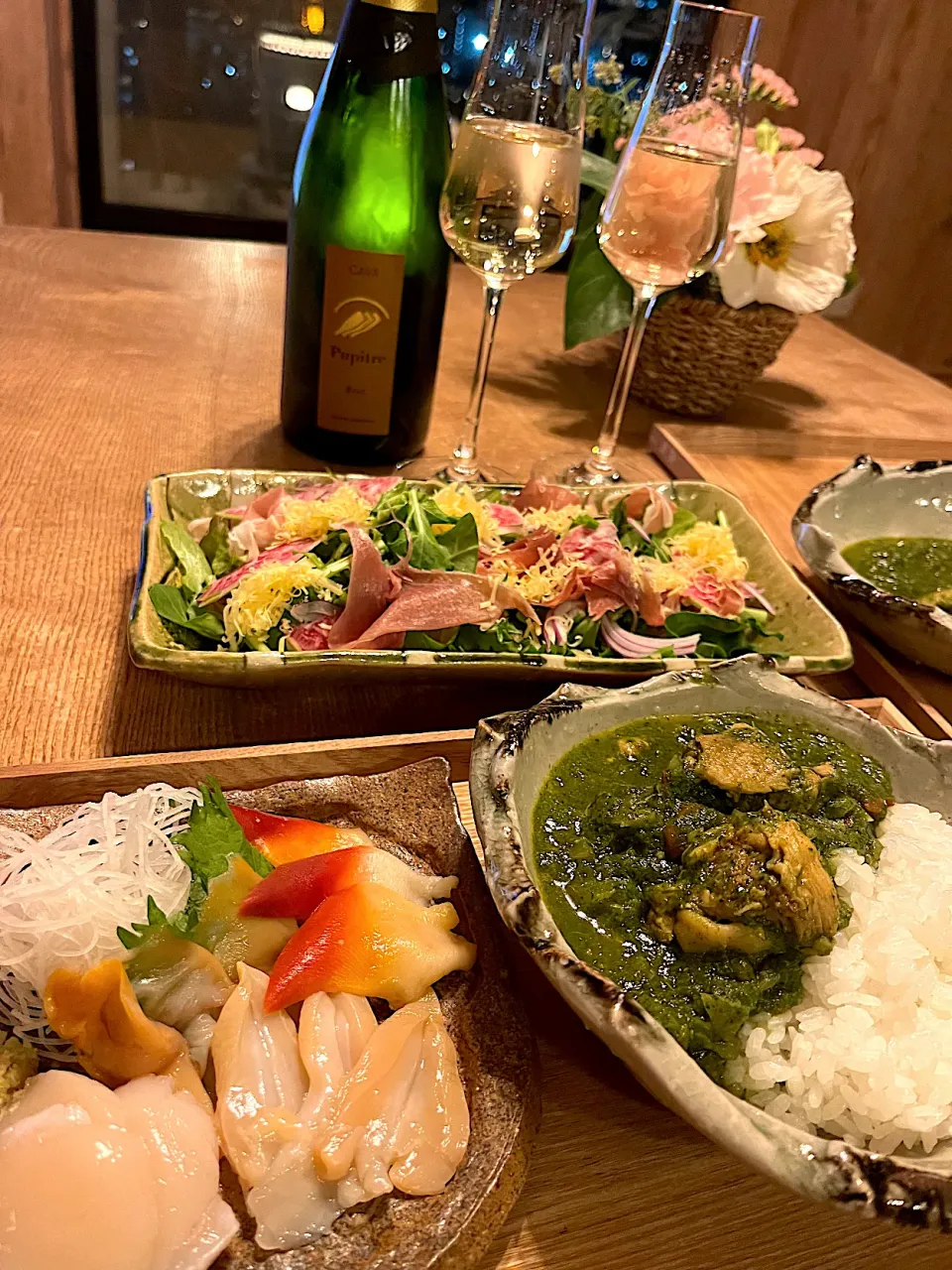 サグカレー　生ハムとチーズのサラダ　貝のお刺身|izunさん