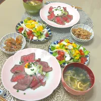 ローストビーフ丼、サラダ、蓮根きんぴら、お味噌汁|kekekeさん