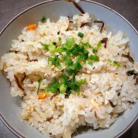 鯖の水煮缶と塩昆布の炊き込みご飯|Kouki Tanabeさん