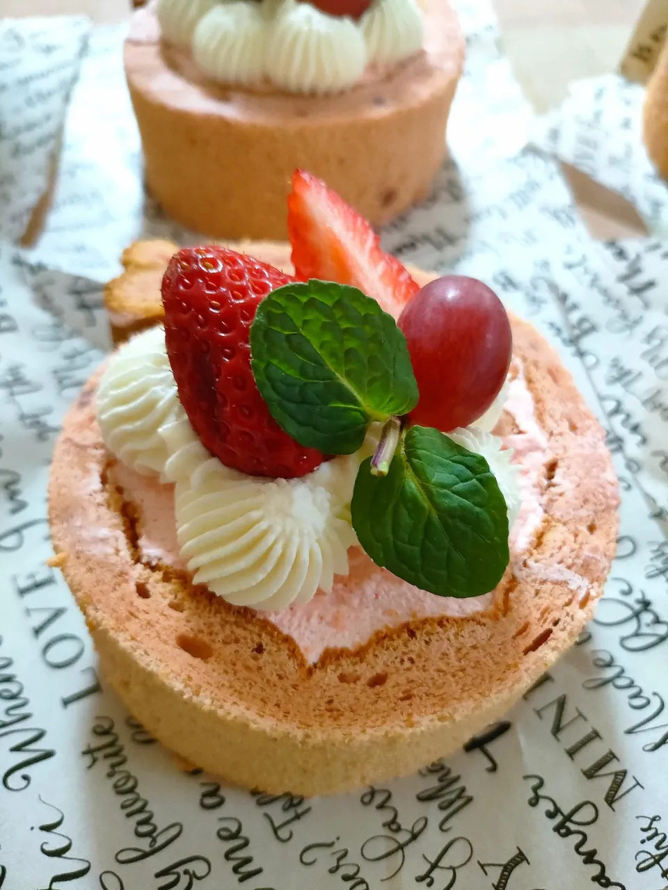 いちごのしふぉんロール|うさくまさん