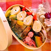 今日のわっぱご飯
3月8日はサバの日
焼鯖弁当
　鯖の塩焼き
　シャウエッセン
　だし巻き玉子

美味しくできました✨|ふかふかごはんさん