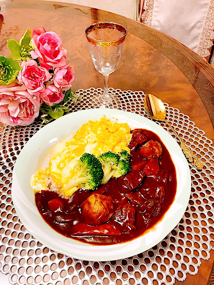 ビーフシチューオムライス|ショコラさん