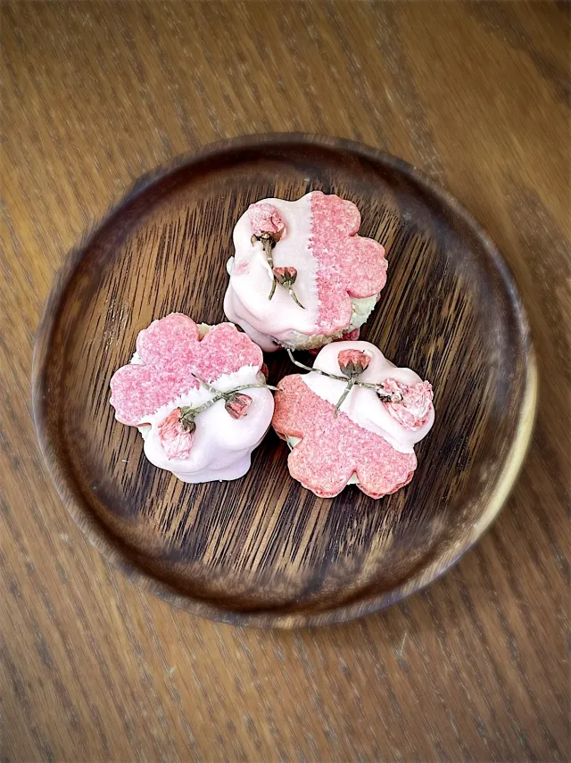 Snapdishの料理・レシピ写真:桜🌸の餡バタークッキー｜おうち桜スイーツも満開です🌸
