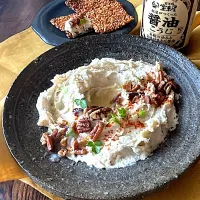 里芋のフムス風&醤油こうじ玄米せんべい|とんちんさん