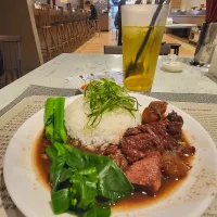 Braised beef w rice.| Cindy Hoさん