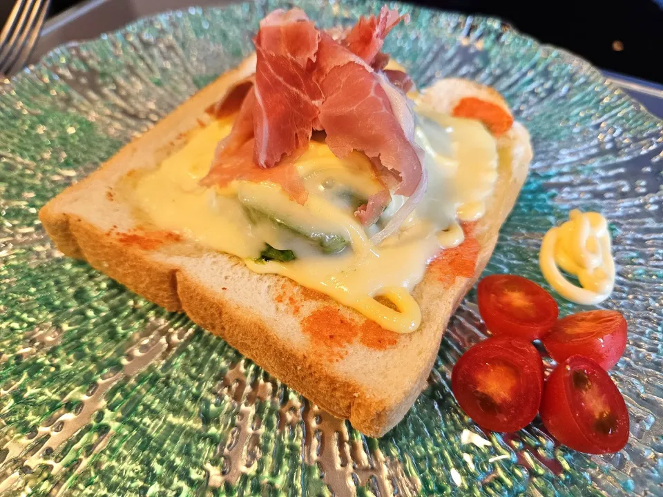 週末、土曜日のモーニングタイム🍴|motohiroさん
