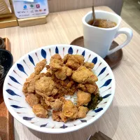 鹽酥雞粒肉燥蓋飯|skyblueさん