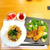 本格手打ちビャンビャン麺＆豚肉のから揚げ