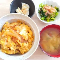 2025 0309　カツ丼　糖しぼり大根　小松菜のおひたし　なめことわかめのお味噌汁|いもこ。さん