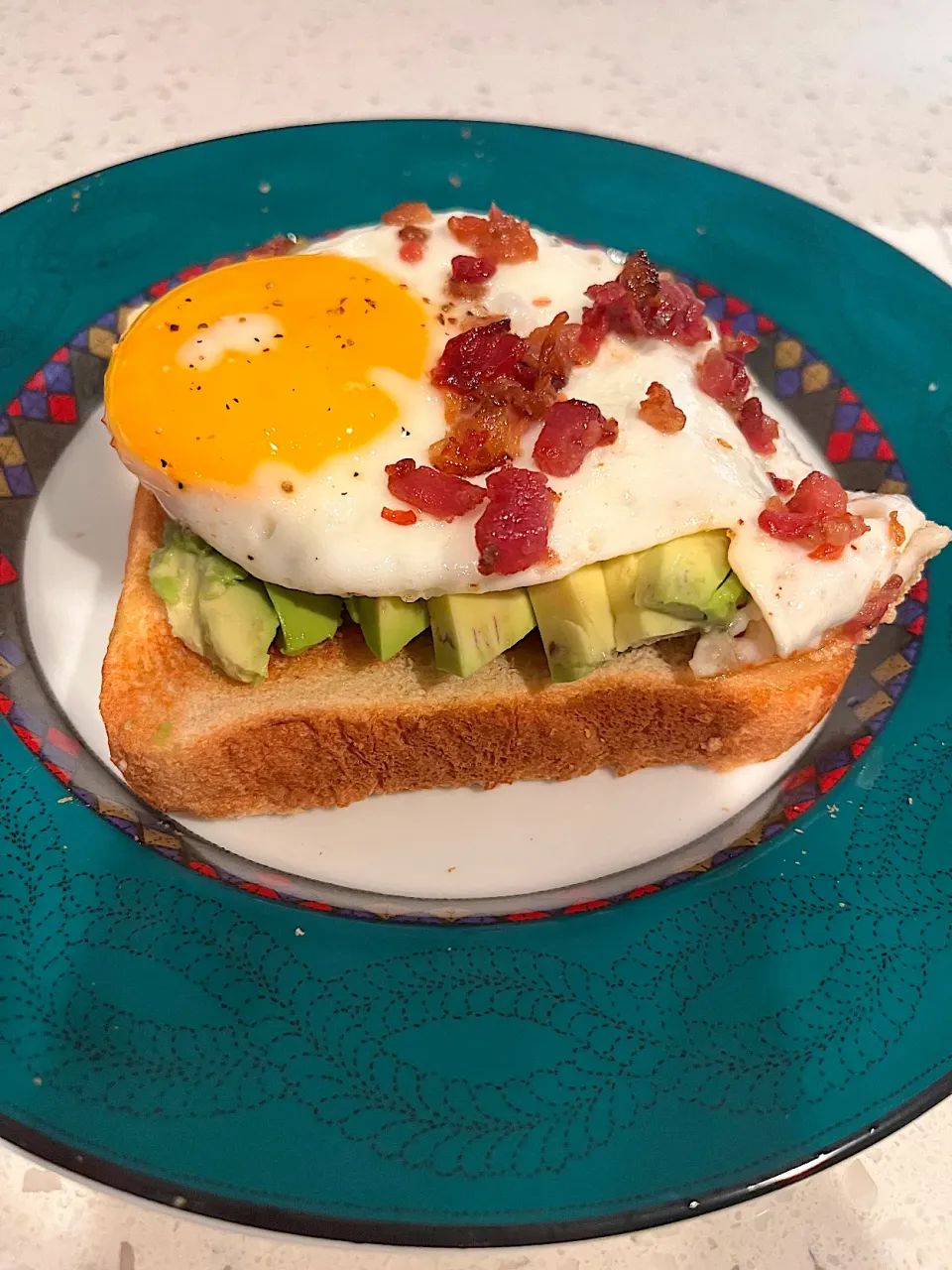 Avocado Bacon crumble Egg Toast|🌺IAnneさん