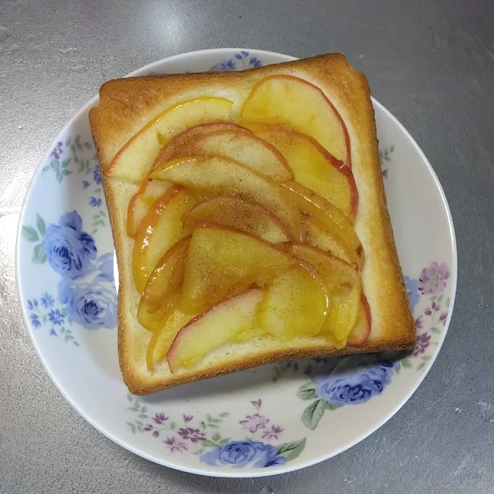 タルトタタン風食パン😋🍴|あゆなさん