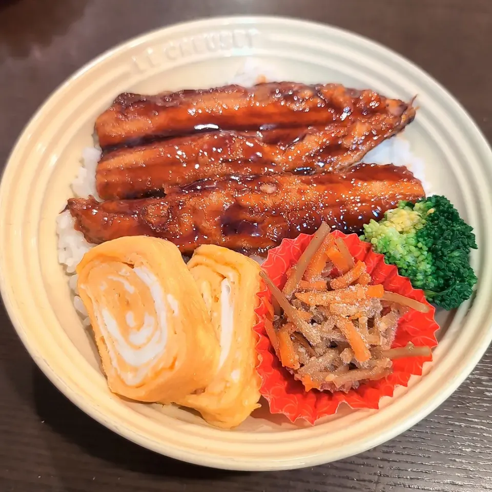 さんまの蒲焼どーん弁当🍱|Rieさん