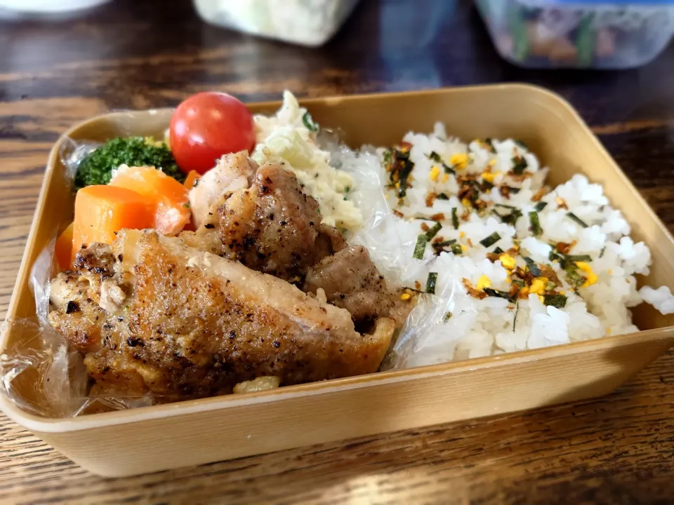 鶏のパリパリ焼き弁当(^_^)ﾉ|しーPaPaさん