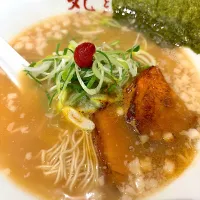 地鶏とんこつラーメン|saturnさん