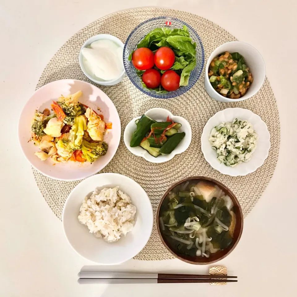 鶏むね肉とブロッコリーとトマトのコンソメ炒め|ranさん