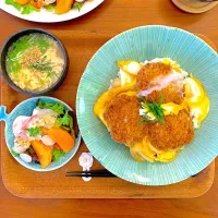 カツ丼のおぼんごはん|すずさん