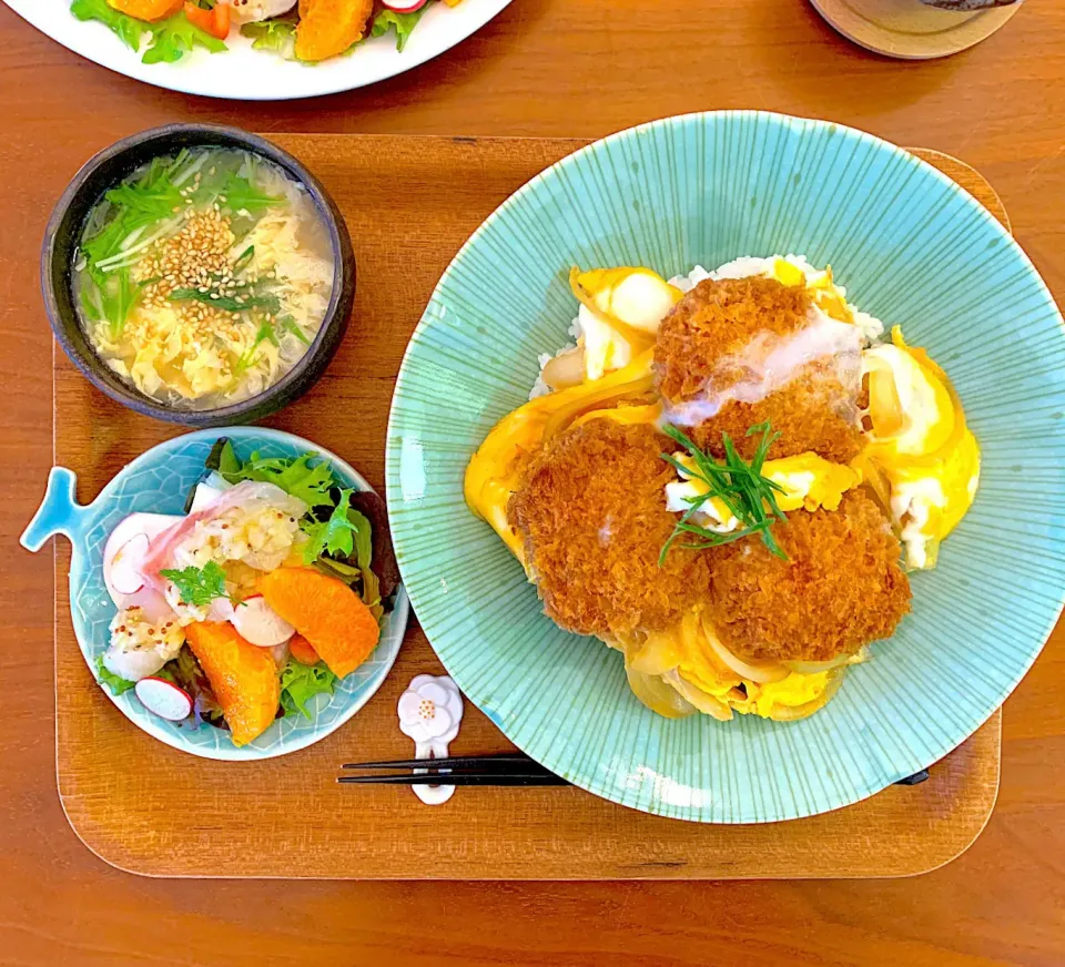 カツ丼のおぼんごはん|すずさん