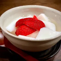 苺杏仁豆腐🍓|料理研究家  TEEさん