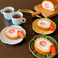 Miki (^_−)−☆さんの料理 ロールケーキ🍓|うさかめさん