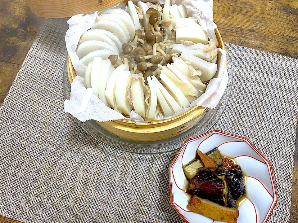 カブ・大根・豚肉の重ね蒸し　ナスとさつま揚げの甘辛|♡misaki♡さん