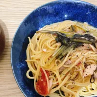 小松菜とツナとミニトマトのパスタ