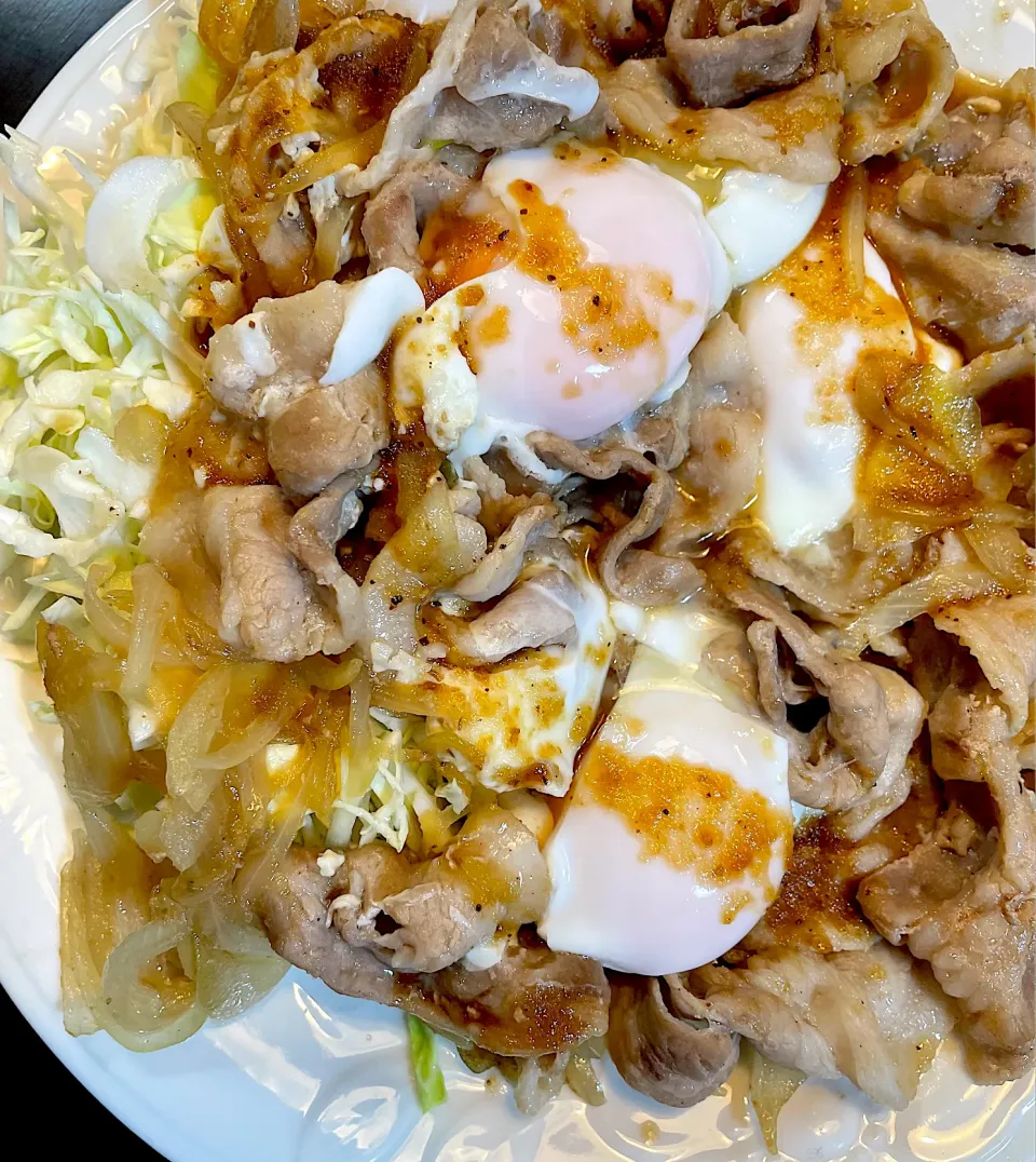 生姜焼き&半熟目玉焼き🐖🥚|DKさん