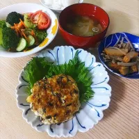 とうふつくねバーグ、シンプルサラダ、ごぼうとさつま揚げの煮物|ちゃいさん