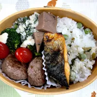 ハンバーグ、焼魚、春菊白和の、何豆ご飯🍱| なお🅿️さん