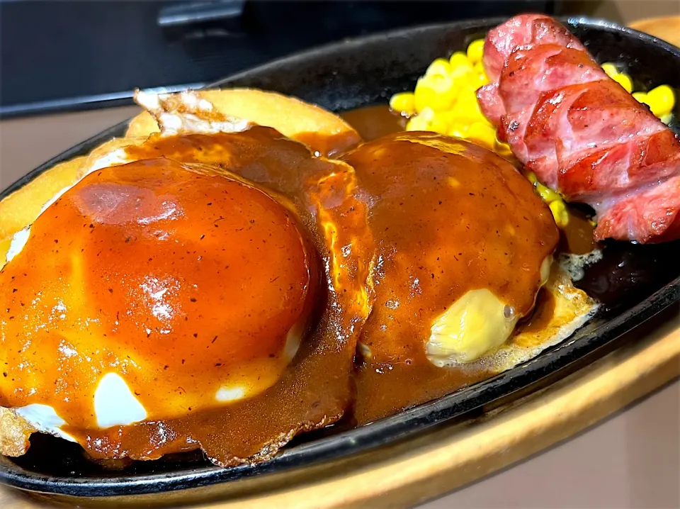 ダブルハンバーグ＋フランクソーセージ|toshi,I🍴さん